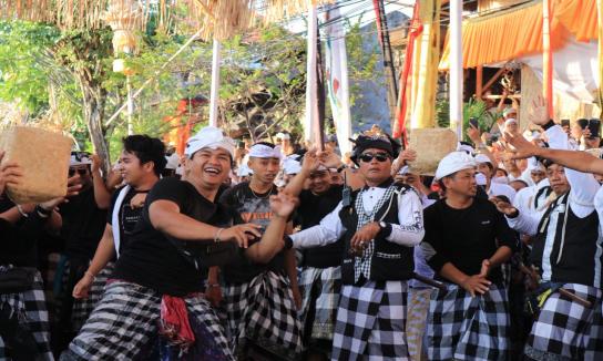 Perang Ketipat atau Siat Ketipat